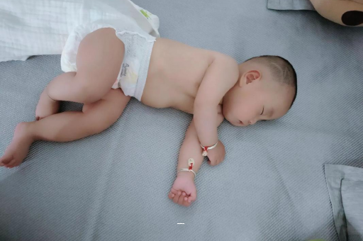 北流宝宝脚心出汗怎么回事